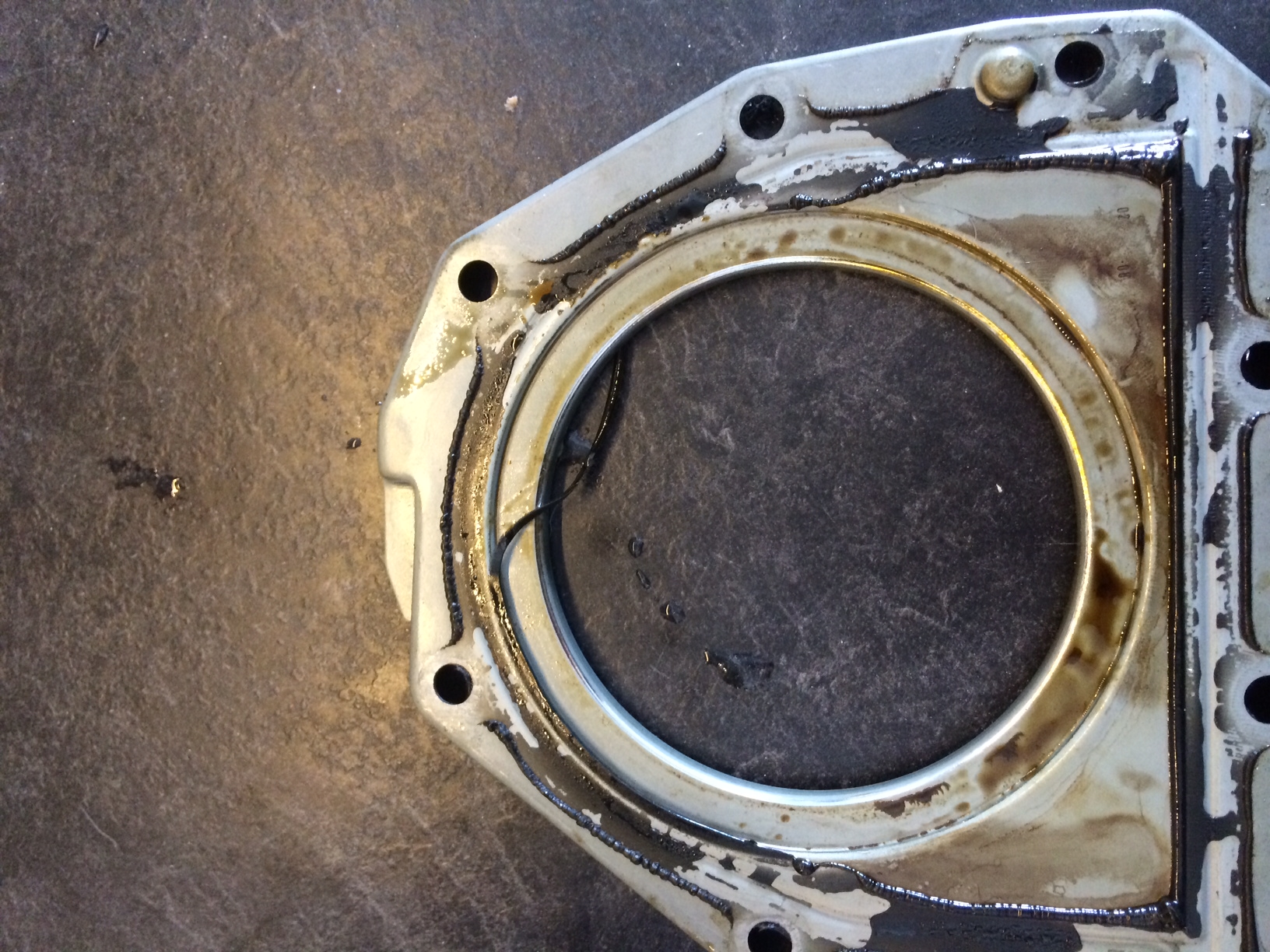 Rear Main Seal Engine Crankshaft Seal w Flange For Audi VW 2.0T TSI Engines